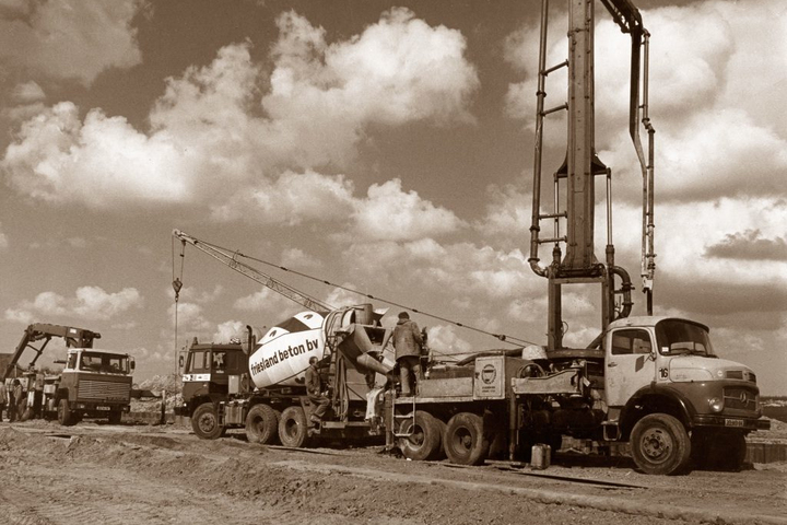 Onderwaterbeton Peins (Fr) 4000 m3, continu 100 m3 per uur